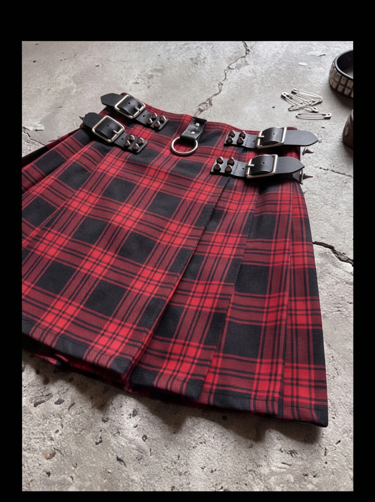 Pinned Red Kilt angle 5