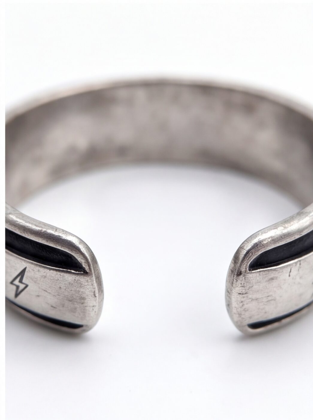 Sigil Band Ring angle 2