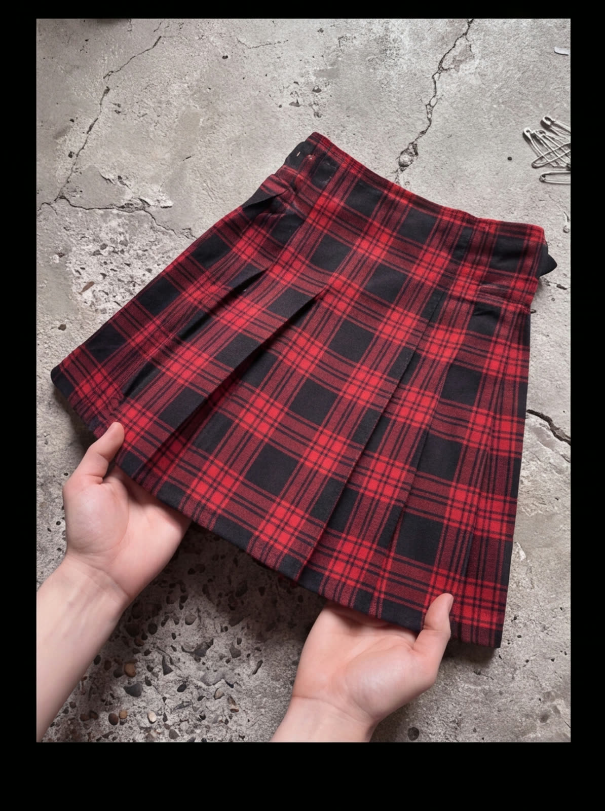 Pinned Red Kilt angle 7