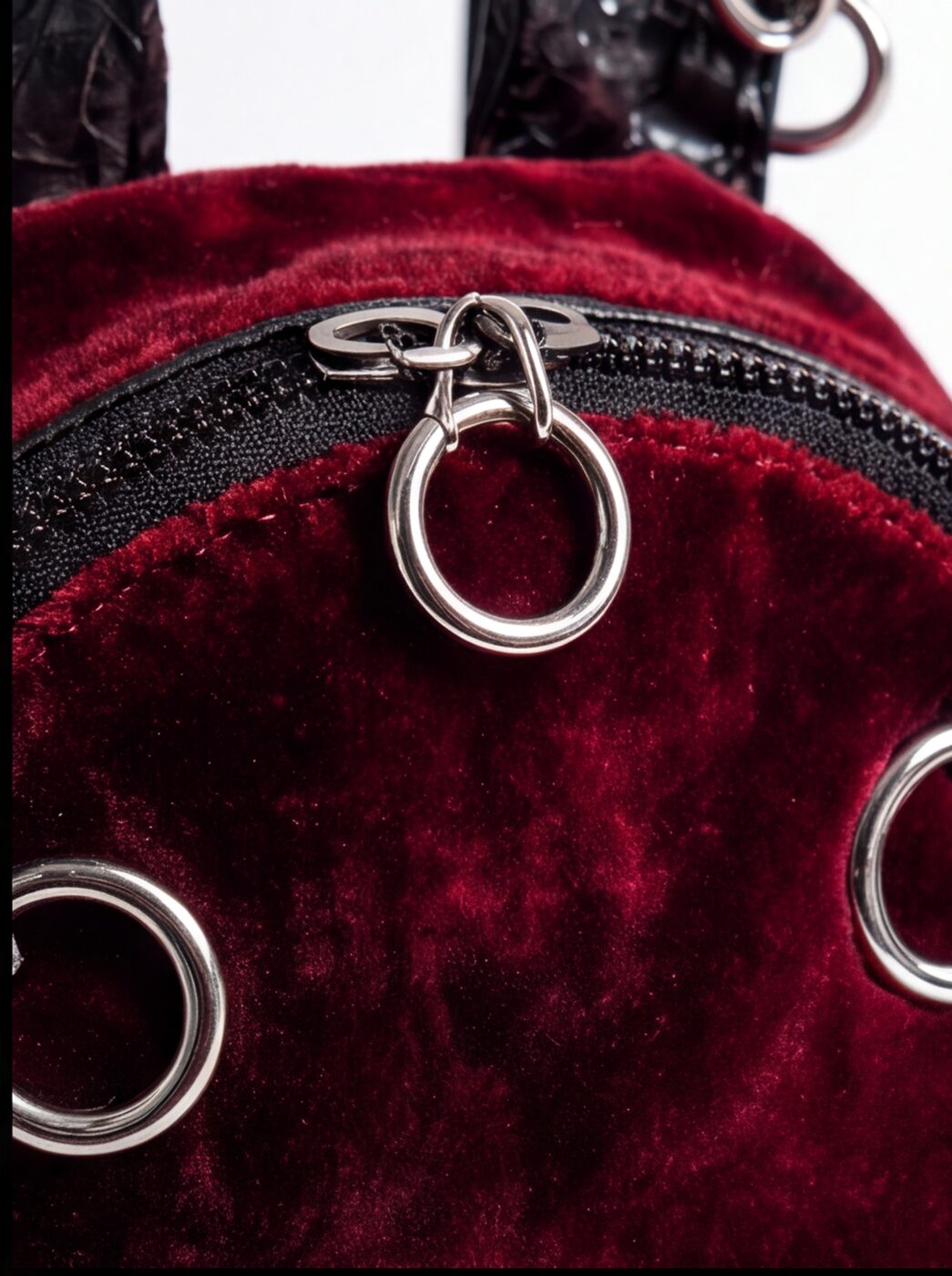 Blood Velvet Ringpack
