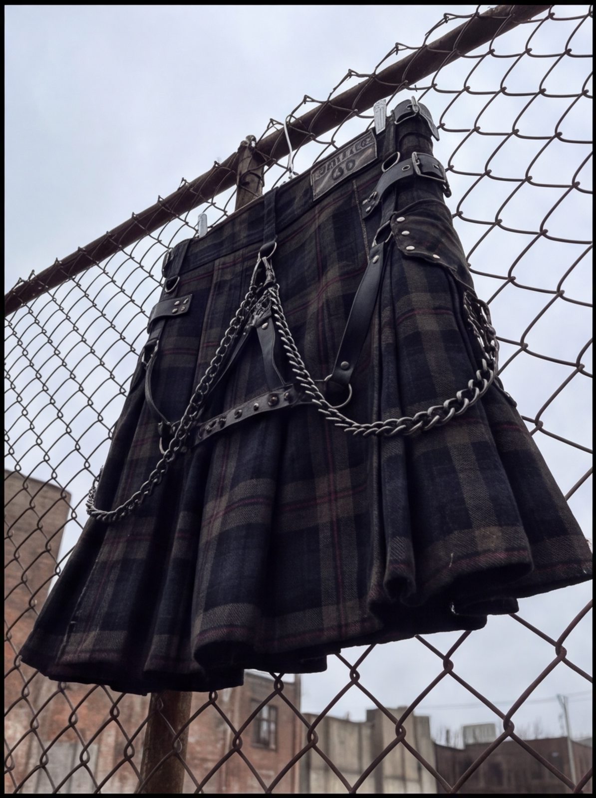 Detention Kilt angle 5